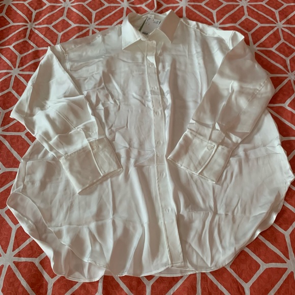 New white satin blouse from H & M. Size Large - Picture 6 of 6